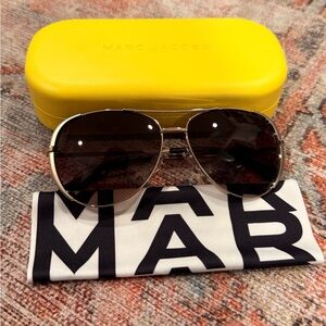 BRAND NEW Marc Jacobs Rounded Pilot Sunglasses with case